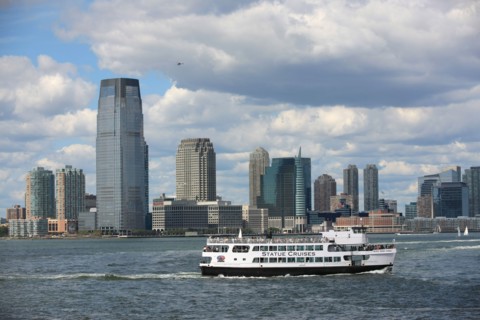 usa, etat de New York, New York City, Manhattan, financial district, pointe de Manhattan, ferry pour Staten Island, buildings, baie, bateaux, statue de la liberte, Bartholdi,