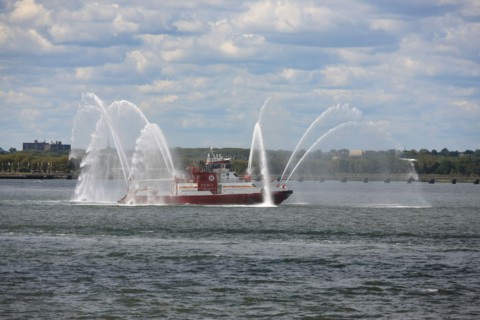 usa, etat de New York, New York City, Manhattan, financial district, pointe de Manhattan, ferry pour Staten Island, buildings, baie, bateaux, statue de la liberte, Bartholdi, bateau pompe,