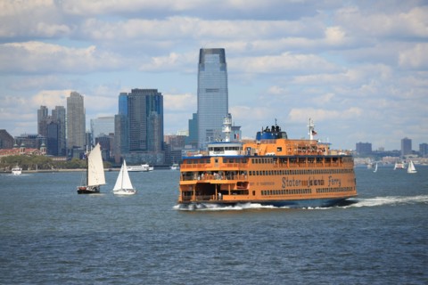 usa, etat de New York, New York City, Manhattan, financial district, pointe de Manhattan, ferry pour Staten Island, buildings, baie, bateaux, statue de la liberte, Bartholdi,