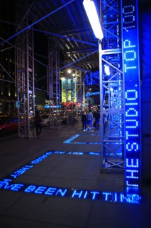 usa, etat de New York, New York City, Manhattan, Midtown, Broadway, vers Times Square, neons, nuit,