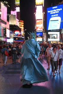 usa, etat de New York, New York City, Manhattan, Midtown, Broadway, vers Times Square, neons, nuit,