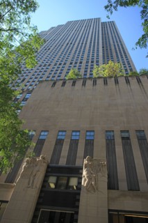 usa, etat de New York, New York City, Manhattan, Broadway, vers Rockfeller Center, buildings, rue,