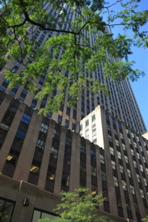 usa, etat de New York, New York City, Manhattan, Broadway, vers Rockfeller Center, buildings, rue,