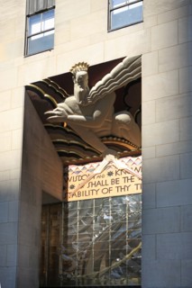 usa, etat de New York, New York City, Manhattan, Broadway, vers Rockfeller Center, buildings, rue, tour ge,