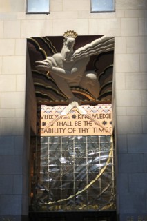 usa, etat de New York, New York City, Manhattan, Broadway, vers Rockfeller Center, buildings, rue, tour ge,