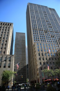 usa, etat de New York, New York City, Manhattan, Broadway, vers Rockfeller Center, buildings, rue,