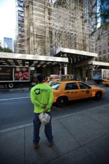 usa, etat de New York, New York City, Manhattan, Broadway, vers Rockfeller Center, buildings, rue,