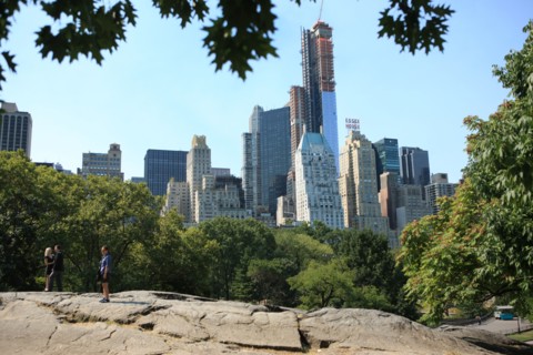 usa, etat de New York, New York City, Manhattan, Broadway, Central Park, jardin, building, promeneurs, rocher,