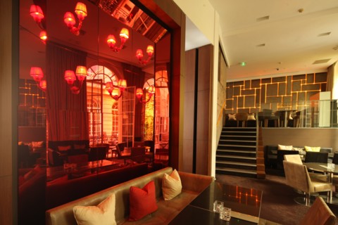 France, ile de france, paris 8e arrondissement, 49 rue pierre charron, pershing hall, restaurant, hotel, club, patio, Andree Putmann, 
Date : 2011-2012