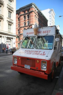 usa, state of New York, NYC, Manhattan, Soho, camion vendeur de glaces,