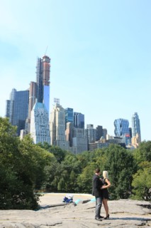 usa, etat de New York, New York City, Manhattan, Broadway, Central Park, jardin, building, promeneurs, rocher,