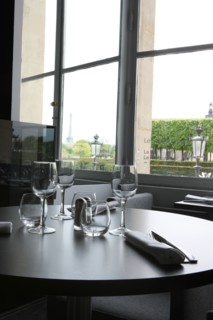 France, ile de france, paris 1er arrondissement, 107 rue de rivoli, restaurant au saut du loup, musee des arts decoratifs, gastronomie, louvre, terrasse, design, mode, 
Date : 2011-2012