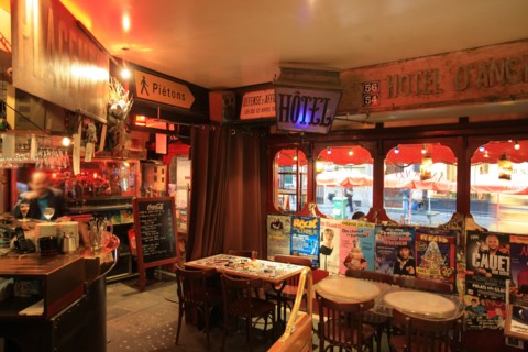 France, ile de france, paris 2e arrondissement, 41 rue montmartre, bar le tambour, deco inspiree du metro, recup, 
Date : 2011-2012