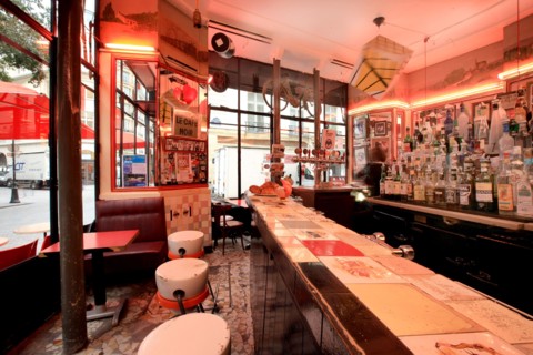 France, ile de france, paris 2e arrondissement, 65 rue montmartre, bar le cafe noir, deco, 
Date : 2011-2012