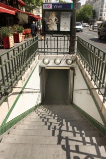 France, ile de france, paris 6e arrondissement, station de metro vavin, boulevard du montparnasse, 
Date : 2011-2012