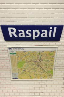 France, ile de france, paris 14e arrondissement, boulevard raspail, station de metro raspail, ratp, 
Date : 2011-2012