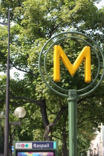 France, ile de france, paris 14e arrondissement, boulevard raspail, station de metro raspail, ratp, 
Date : 2011-2012
