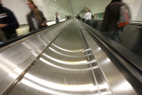 France, ile de france, paris, 15e arrondissement, metro, station montparnasse bienvenue, tapis roulant, couloir, 
Date : 2011-2012