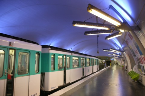 France, ile de france, paris 20e arrondissement, station de metro gambetta, ratp, quais, 
Date : 2011-2012