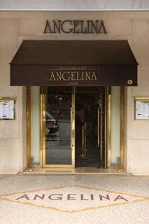 France, ile de france, paris 8e arrondissement, 226 rue de rivoli, salon de the angelina, sous les arcades, 
Date : 2011-2012