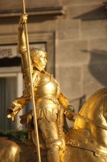 France, ile de france, paris 1er arrondissement, place des pyramides, statue de jeanne d'arc, sculpteur emmanuel fremiet, 
Date : 2011-2012