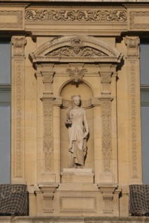France, ile de france, paris 1er arrondissement, louvre, rue de rivoli, ancien palais des tuileries, pavillon de marsan, musee des arts decoratifs, detail, sculpture, 
Date : 2011-2012