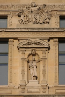 France, ile de france, paris 1er arrondissement, louvre, rue de rivoli, ancien palais des tuileries, pavillon de marsan, musee des arts decoratifs, detail, sculpture, 
Date : 2011-2012