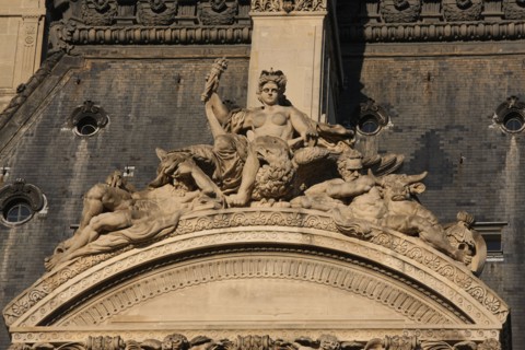 France, ile de france, paris 1er arrondissement, louvre, rue de rivoli, ancien palais des tuileries, pavillon de marsan, musee des arts decoratifs, detail, sculpture, 
Date : 2011-2012