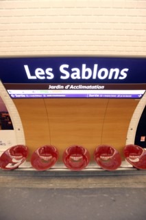 France, ile de france, hauts de Seine neuilly sur Seine station de metro les sablons, ligne 1, 
Date : 2011-2012