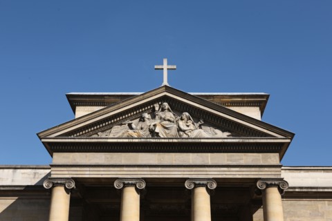 France, ile de france, paris 3e arrondissement, 68 rue de turenne, eglise saint denys du saint sacrement, religion catholique, architecte hippolyte godde, colonnes, chapiteaux, fronton, 
Date : 2011-2...