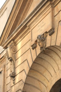 France, ile de france, paris 3e arrondissement, le marais, 60 rue de turenne, facade sur rue et portail de l'hotel grand veneur, hotel particulier, 
Date : 2011-2012