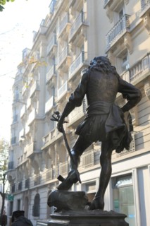 France, ile de france, paris 3e arrondissement, le marais, rue de turenne, place, carrefour rue de bretagne et filles du calvaire, statue de turenne jeune, 
Date : 2011-2012