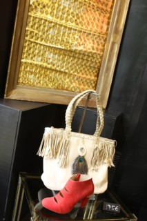 France, ile de france, paris 3e arrondissement, 27 rue charlot, boutique de chaussures Pring, creatrice, 
Date : 2011-2012