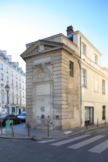France, ile de france, paris 3e arrondissement, le marais, angle 131 de la rue de turenne et la rue charlot, fontaine de boucherat, 
Date : 2011-2012