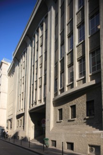 France, ile de france, paris 3e arrondissement, le marais, 106 rue du temple, ancien immeuble art deco des telecom, architecture, 
Date : 2011-2012