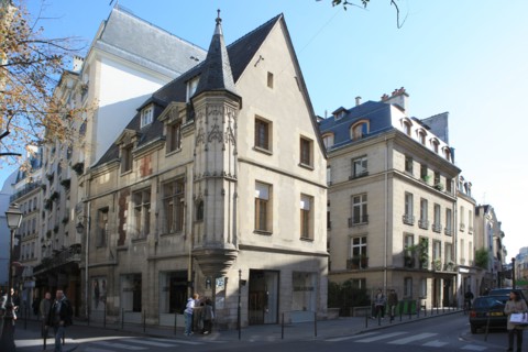 France, ile de france, paris 3e arrondissement, le marais, rue des francs bourgeois, tour d'angle de l'ancien hotel herouet, 
Date : 2011-2012