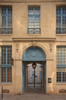 France, ile de france, paris 3e arrondissement, le marais, 62 rue des archives, hotel de montgelas, musee de la chasse, facade sur rue, 
Date : 2011-2012