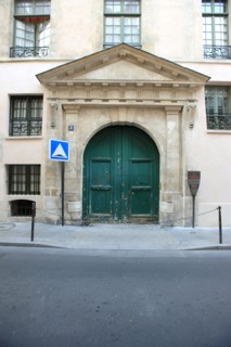 France, ile de france, paris, le marais, 3e arrondissement, 4 rue chapon hotel passart dit aussi jean bart, hotel particulier, portail sur rue, 
Date : 2011-2012