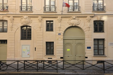 France, ile de france, paris 3e arrondissement, le marais, 54 rue de turenne, cour de l'hotel montresor, ecole elementaire, hotel particulier, 
Date : 2011-2012
