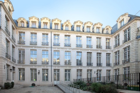 France, ile de france, paris 3e arrondissement, le marais, 54 rue de turenne, cour de l'hotel montresor, ecole, hotel particulier, 
Date : 2011-2012