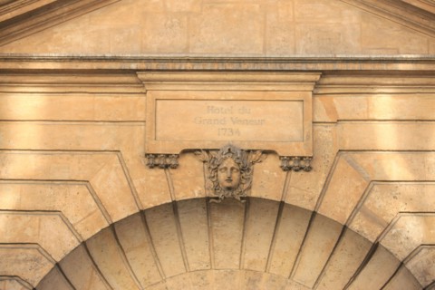 France, ile de france, paris 3e arrondissement, le marais, 60 rue de turenne, facade sur rue et portail de l'hotel grand veneur, hotel particulier, 
Date : 2011-2012