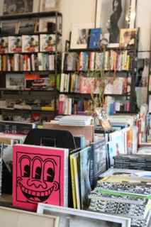 France, ile de france, paris 3e arrondissement, 20 rue dupetit thouars, librairie galerie Ofr, livres d'art, design, mode, expo, 
Date : 2011-2012