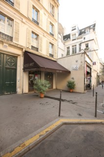 France, ile de france, paris, 4e arrondissement, marais, 46 rue des archives, cour privee sur voie publique, 
Date : 2011-2012