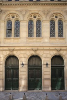 France, ile de france, paris 4e arrondissement, le marais, rue des tournelles n21 synagogue de la rue des tournelles, facade sur rue, pendant au 14 place des vosges, judaisme, edifice religieux, 
Date...