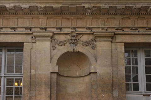 France, ile de france, paris 4e arrondissement, le marais, 7 rue de sevigne, caserne des pompiers de paris, hotel bouthillier de chavigny, hotel particulier, architecte francois mansart, detail aile d...