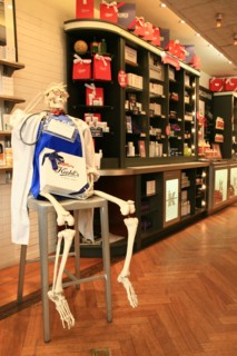 France, ile de france, paris 4e arrondissement, 15 rue des francs bourgeois, boutique kiehl's, cosmetique, l'oreal, harley davidson, 
Date : 2011-2012