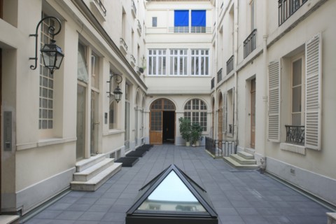 France, ile de france, paris 4e arrondissement, marais, place des vosges, cour interieure de l'hotel pierrard, numero 11 de la place.
Date : 2011-2012