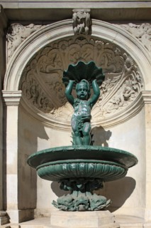 Fontaine Rue Charlemagne, Paris