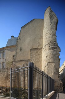 France, ile de france, paris 4e arrondissement, le marais, rue des jardins saint paul et rue charlemagne, vestiges du mur d'enceinte de philippe auguste.
Date : 2011-2012