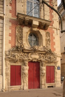 France, ile de france, paris 4e arrondissement, le marais, quai des celestins, hotel fieubet, ecole massillon, hotel particulier.
Date : 2011-2012